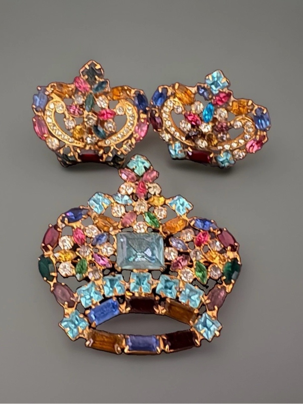 Rare WEISSCO NY Gold Tone Multicolor Rhinestone Crown Brooch & Earrings Signed
